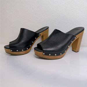 UGG Australia Women’s Black Leather Wooden Platform Sandal Slides Clogs, Size 7